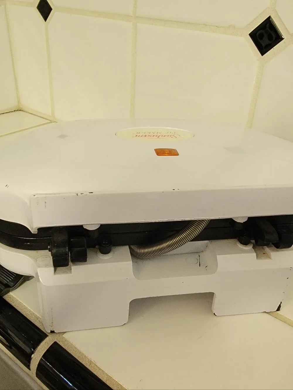 Sunbeam White Pie Maker with Orange Indicator Light